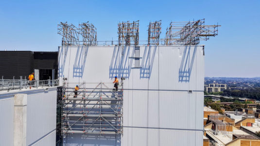 cantilevered-above-scaffolding