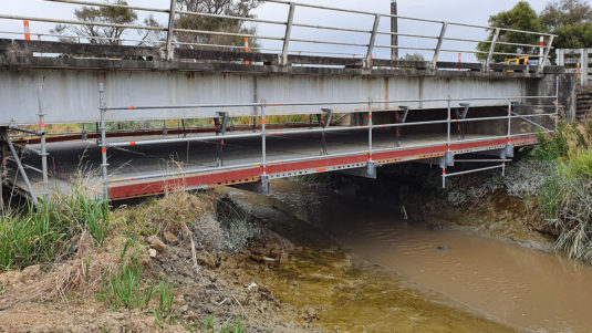 No trip hazard on suspended under bridge scaffold