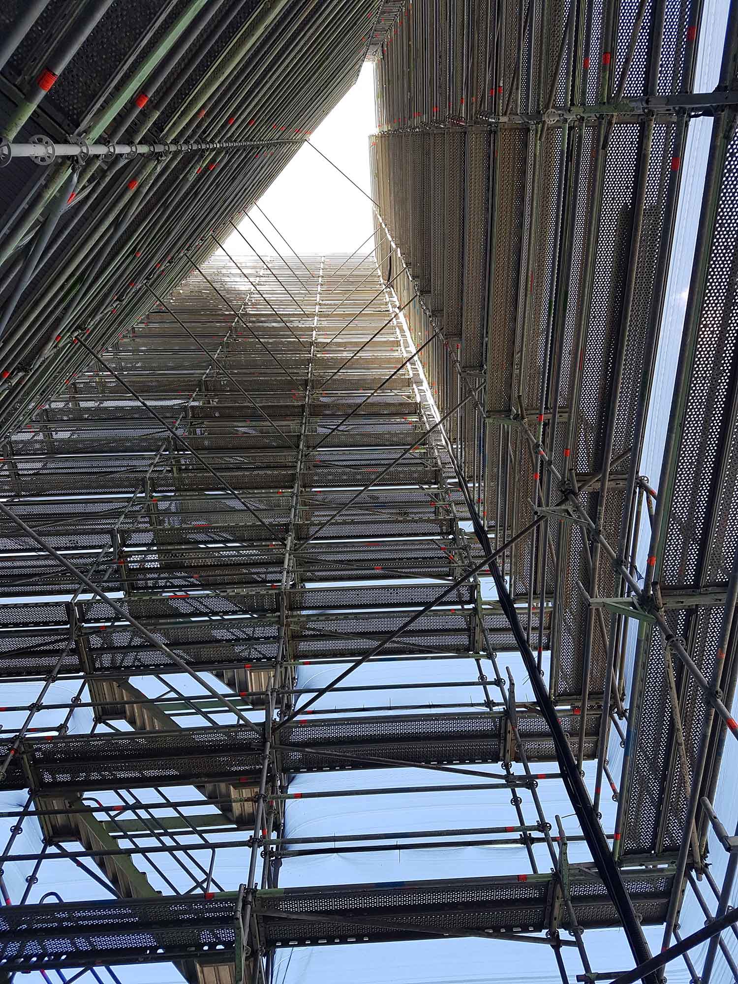 North Shore Scaffolding used Layher Allround Scaffolding to provide safe access for tradespeople on this octagonal building in Auckland